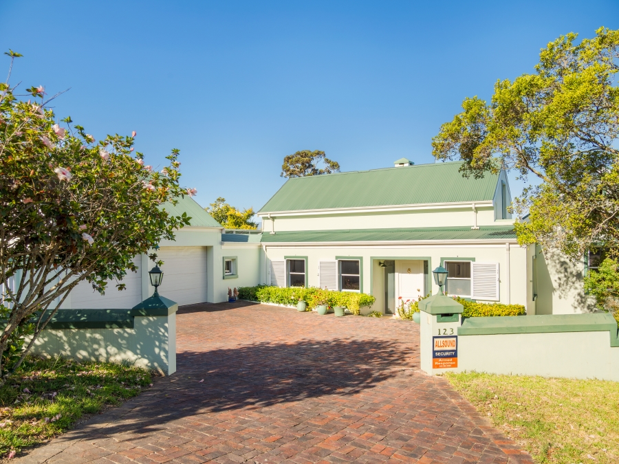 3 Bedroom Property for Sale in Belvidere Estate Western Cape